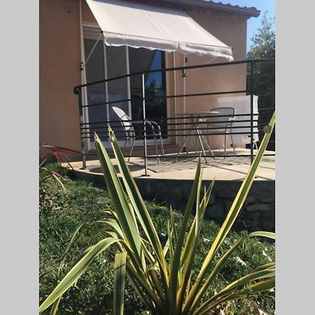 Logement attenant à une villa T2 avec terrasse . Besse-sur-Issole Esterno foto