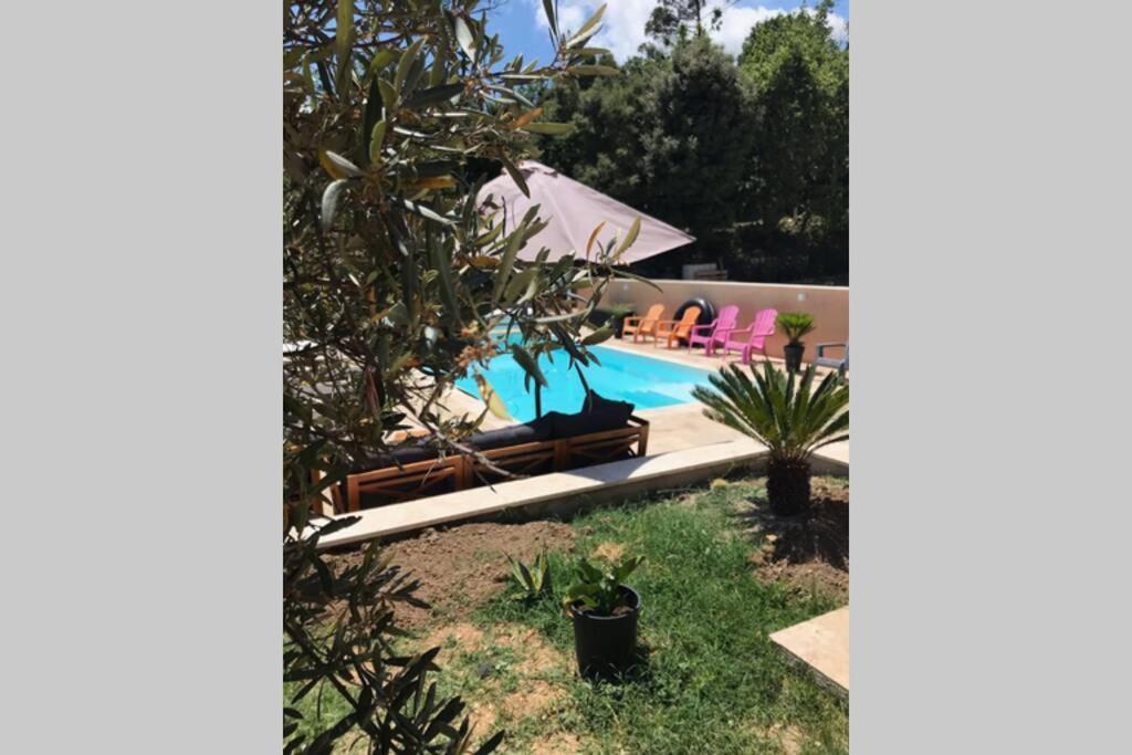 Logement attenant à une villa T2 avec terrasse . Besse-sur-Issole Esterno foto