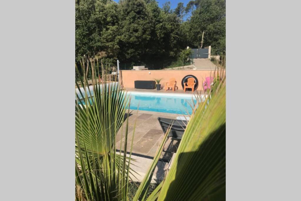 Logement attenant à une villa T2 avec terrasse . Besse-sur-Issole Esterno foto