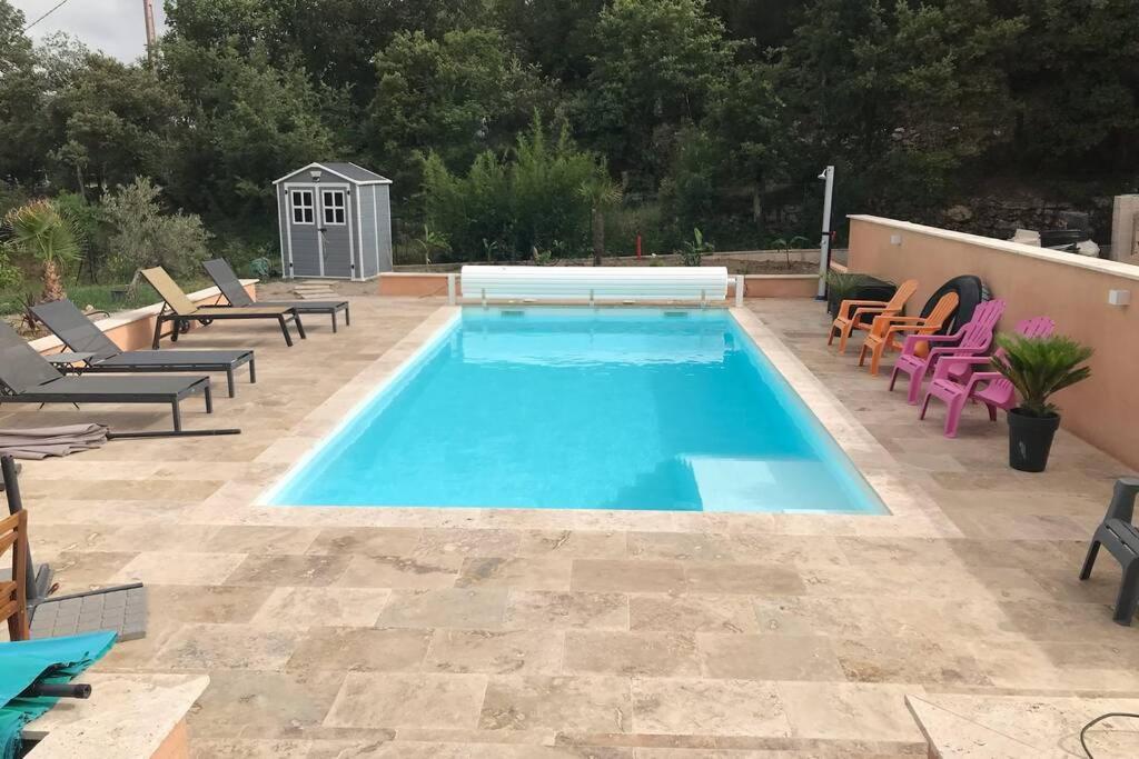 Logement attenant à une villa T2 avec terrasse . Besse-sur-Issole Esterno foto